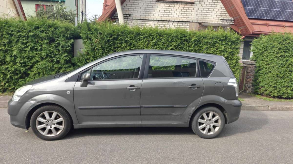 Toyota Corolla 2007 — вигляд ззаду