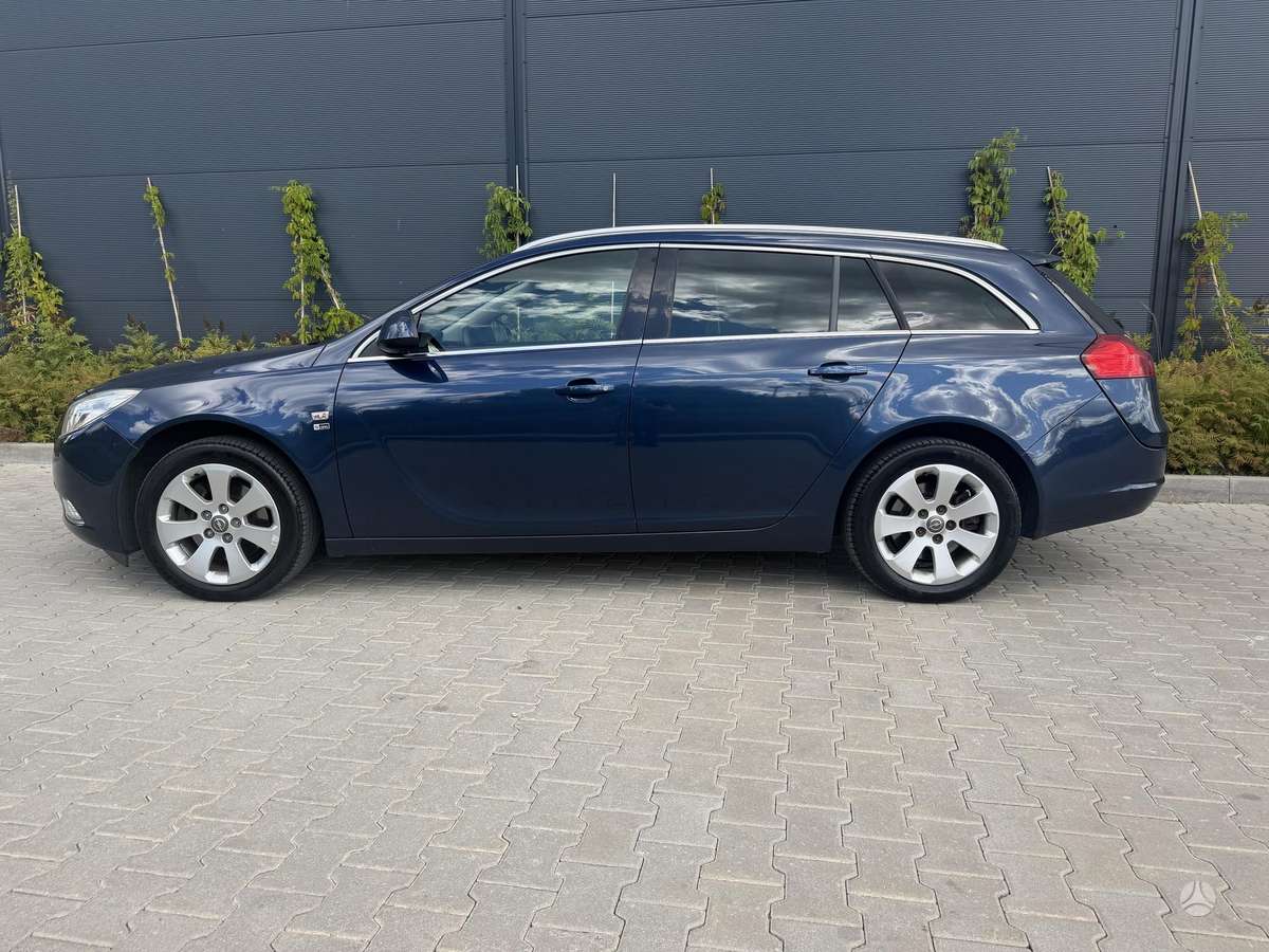 Opel Insignia 2012 — photo 10