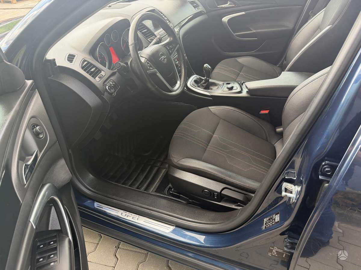 Opel Insignia 2012 — photo 12