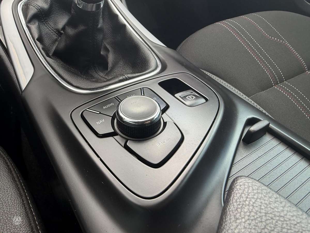 Opel Insignia 2012 — photo 15