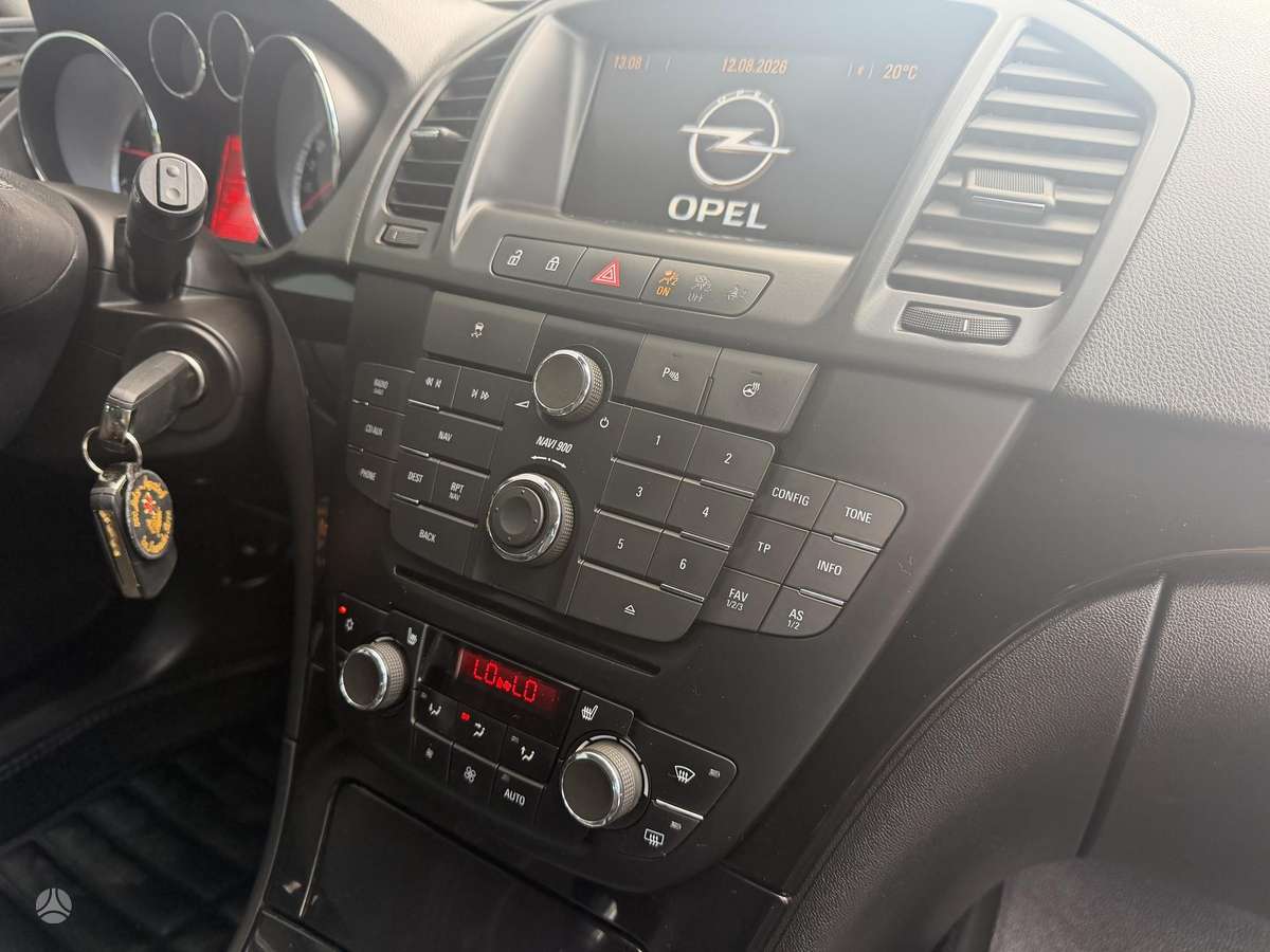 Opel Insignia 2012 — photo 19
