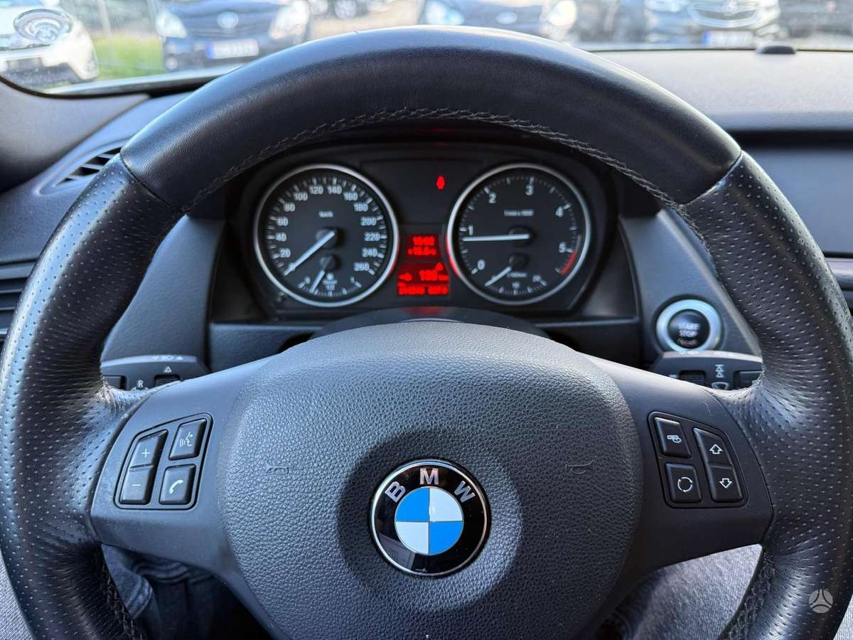 BMW X1 2011 — photo 10