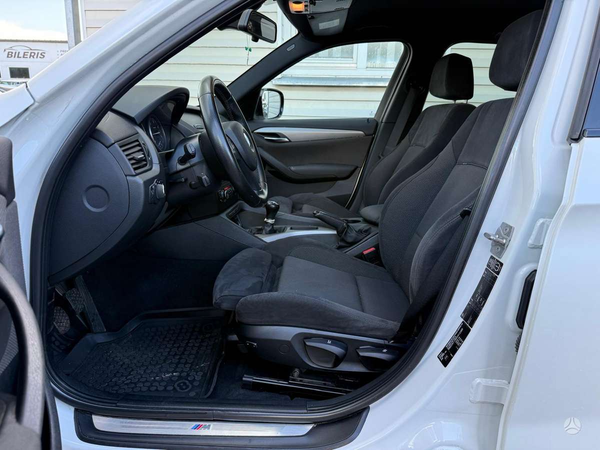 BMW X1 2011 — photo 16