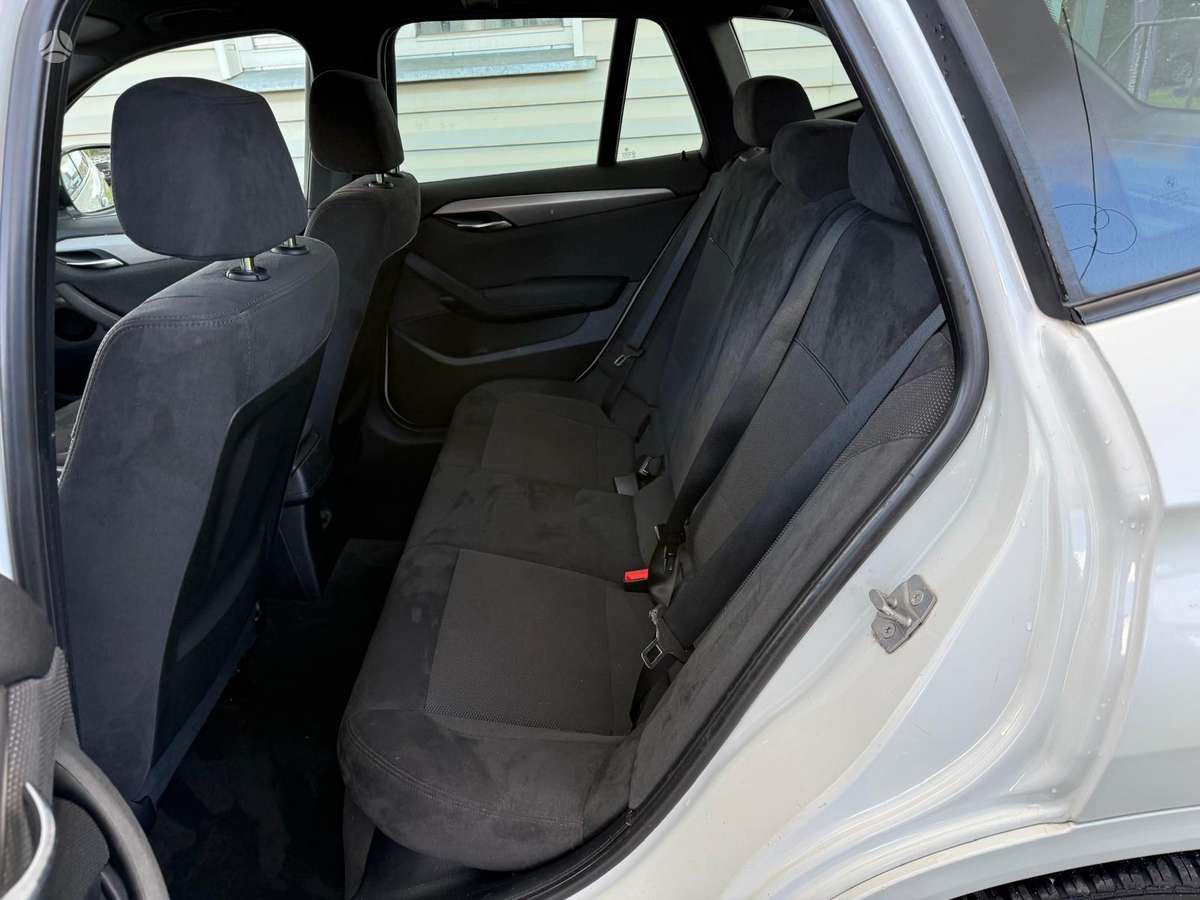 BMW X1 2011 — photo 17