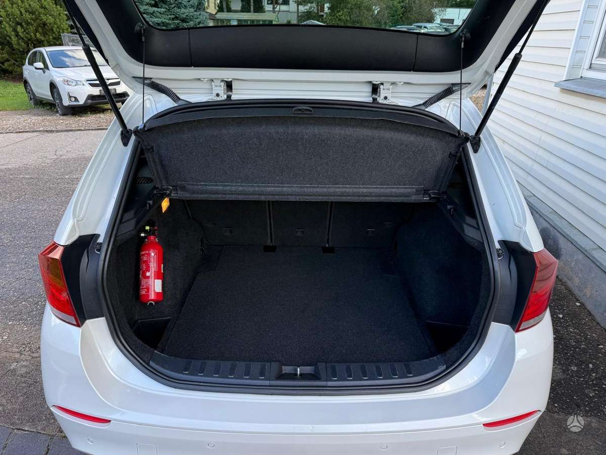 BMW X1 2011 — photo 6