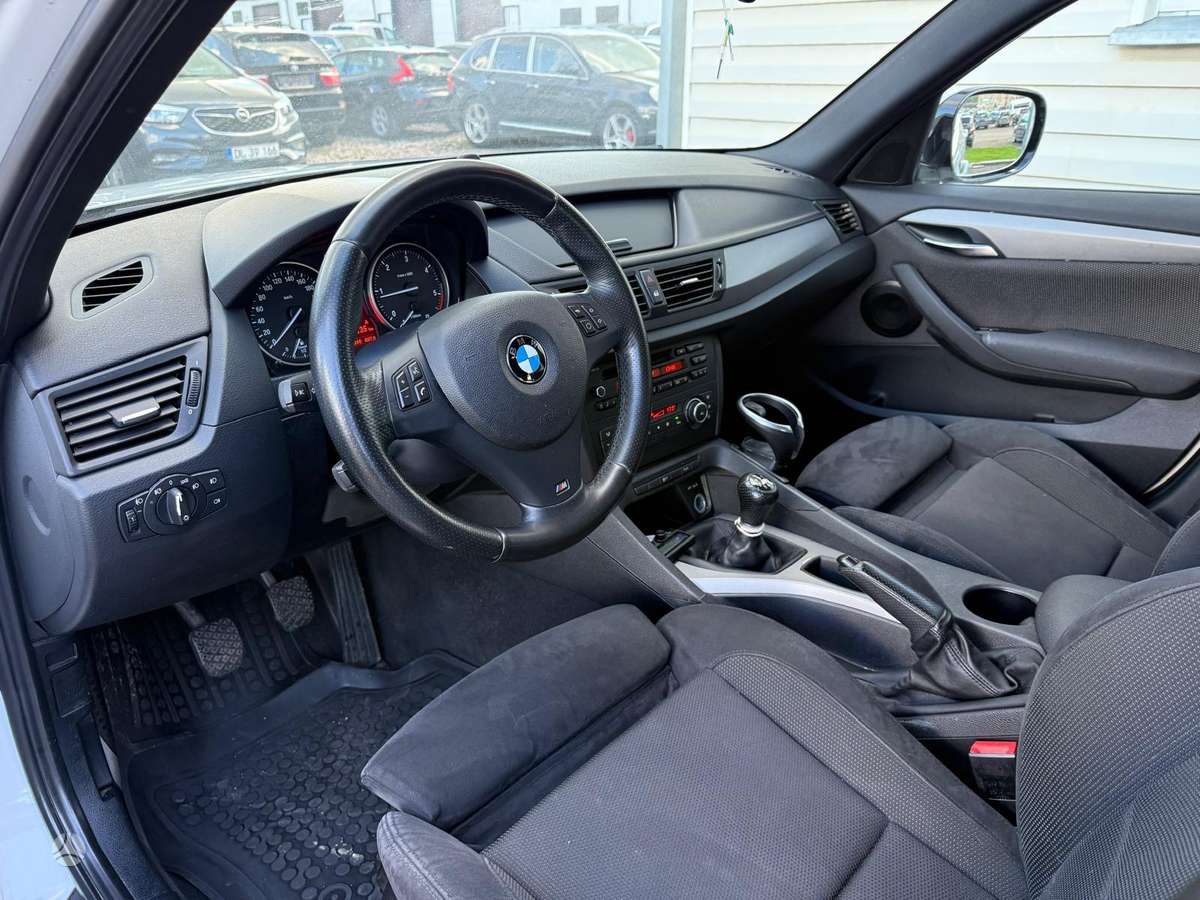 BMW X1 2011 — photo 7