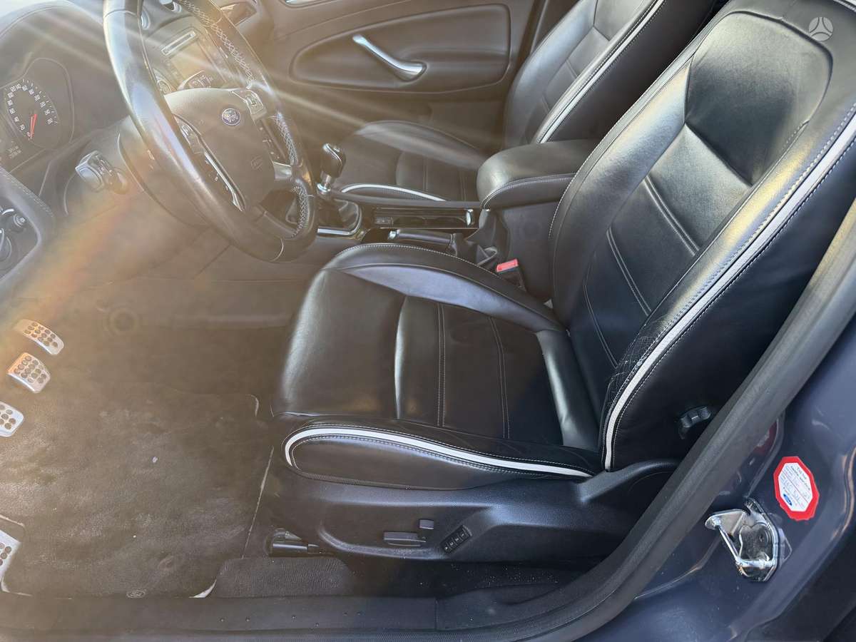 Ford Mondeo 2014 — photo 10
