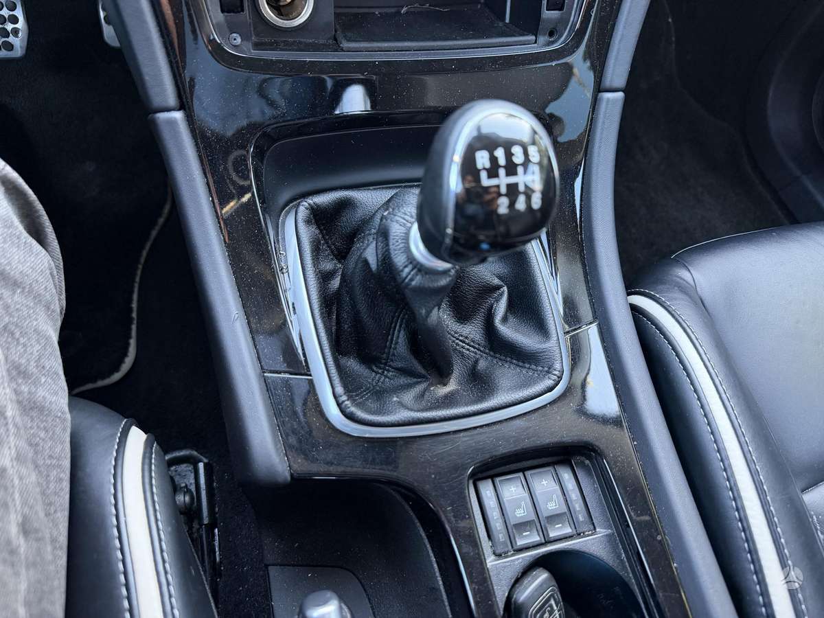 Ford Mondeo 2014 — photo 11
