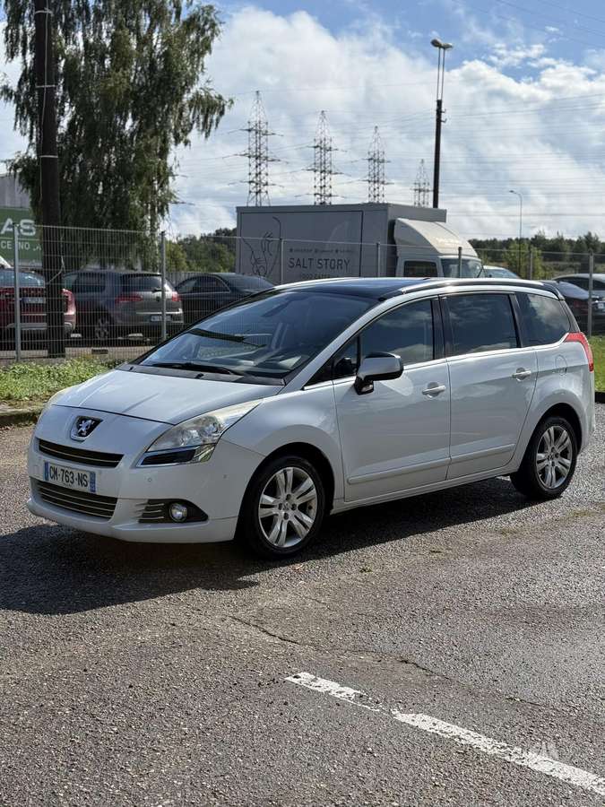 Peugeot 5008, 2012