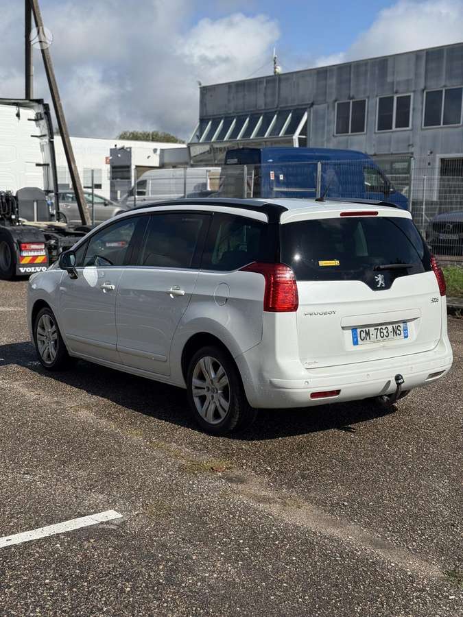 Peugeot 5008 2012 — photo 6