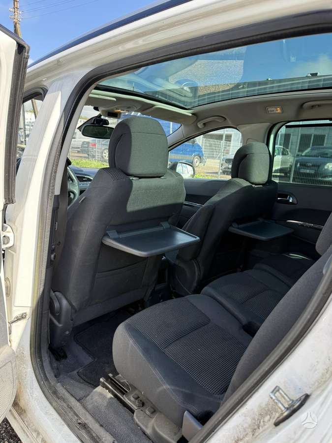 Peugeot 5008 2012 — photo 7