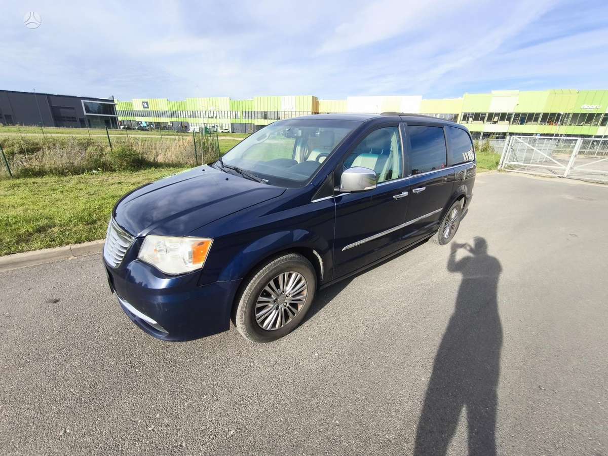 Chrysler Town 2014 — interior