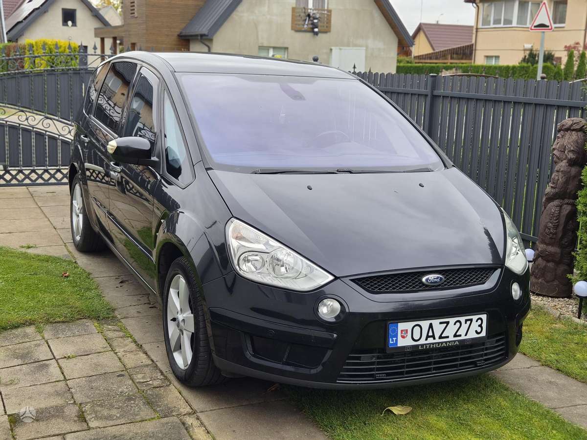Ford S-MAX 2008 — rear view