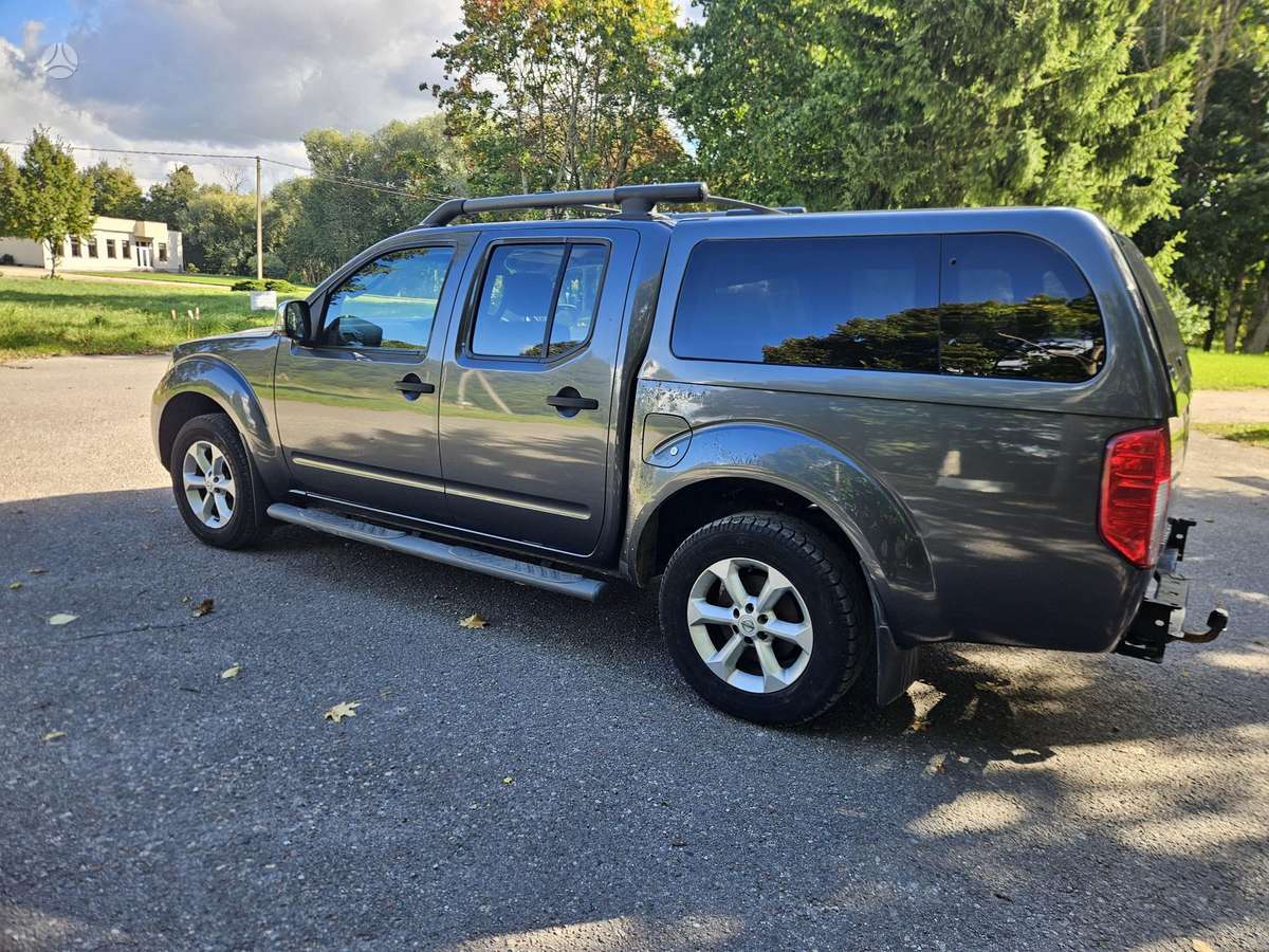 Nissan Navara 2014 — двигун 2500 cm³, 190 HP (140kW)