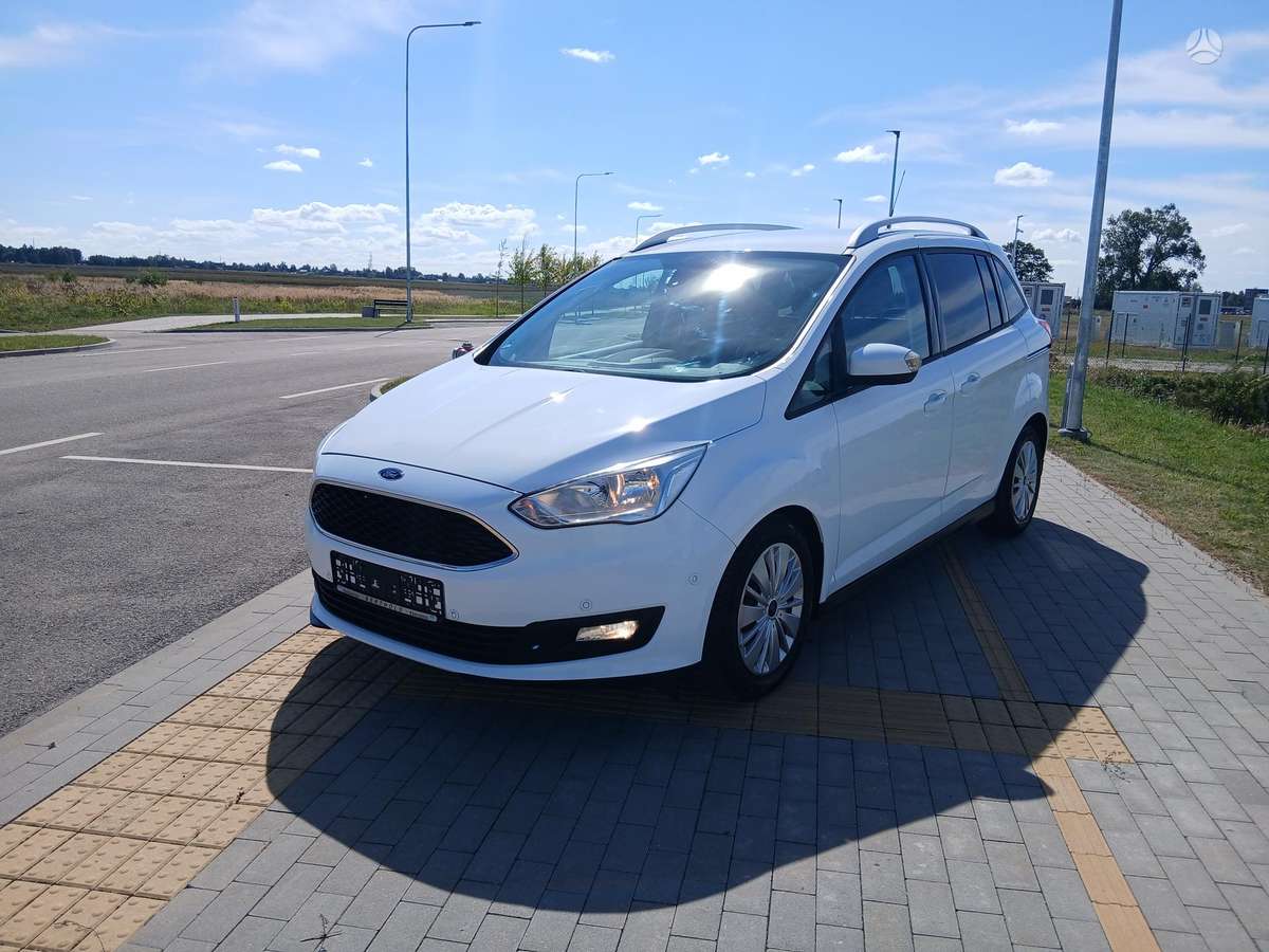 Ford Grand 2015 — photo 11