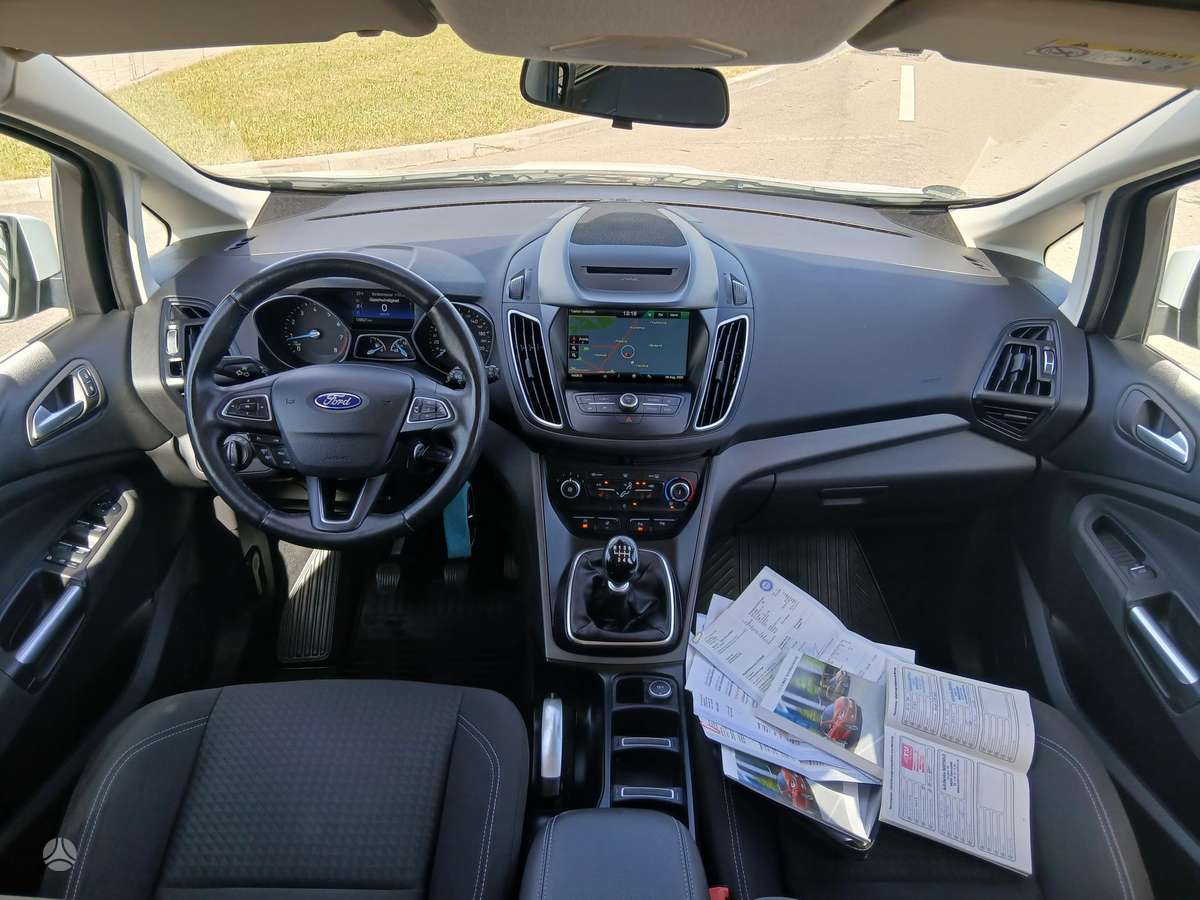 Ford Grand 2015 — photo 23