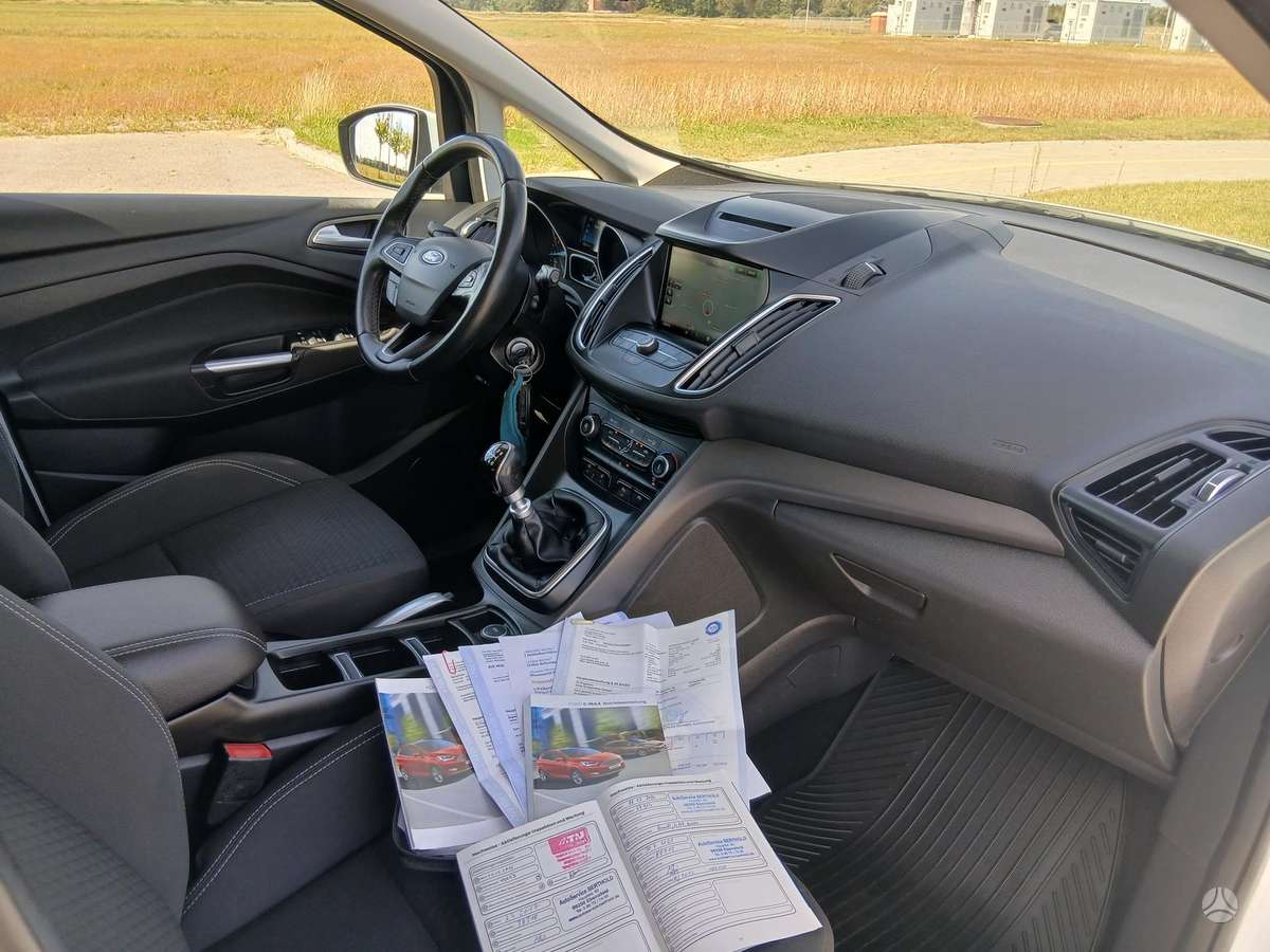 Ford Grand 2015 — photo 26
