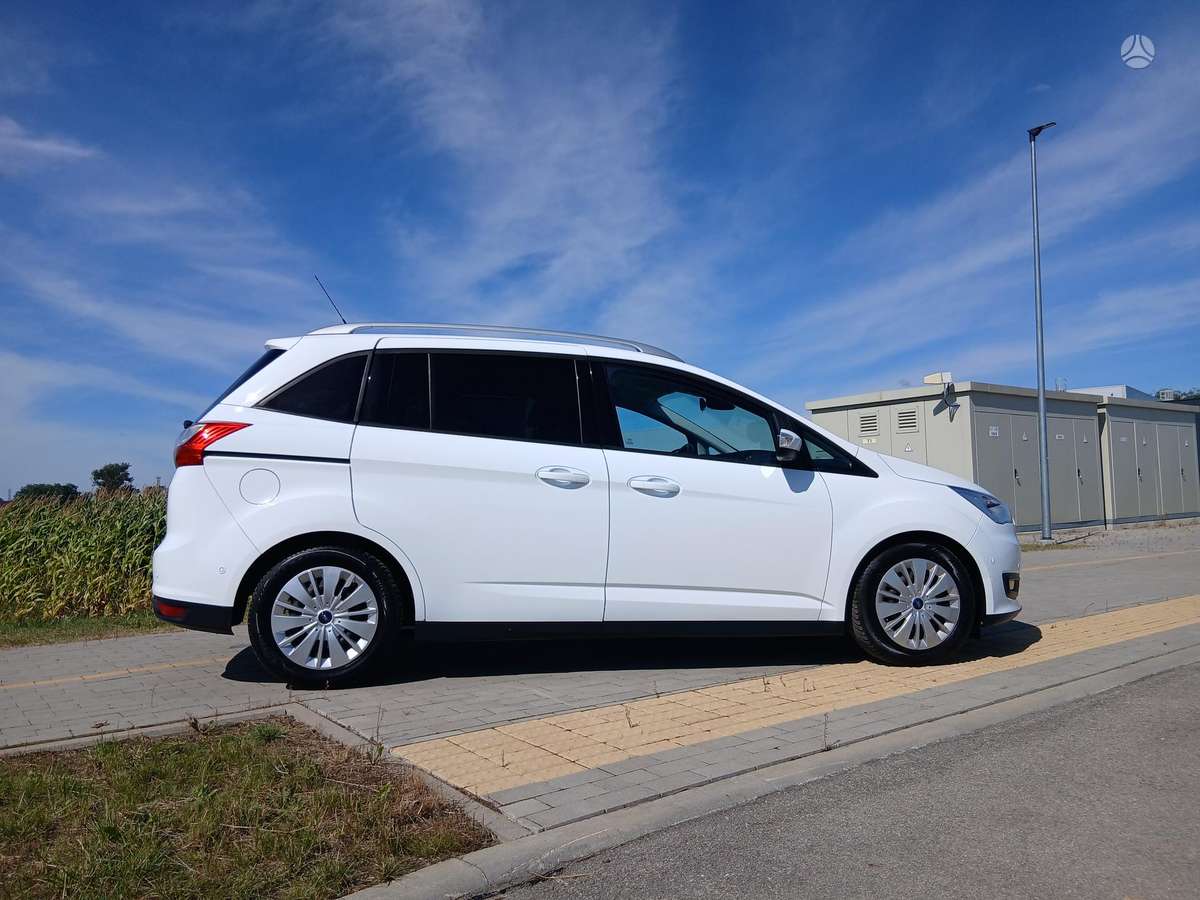 Ford Grand 2015 — interior