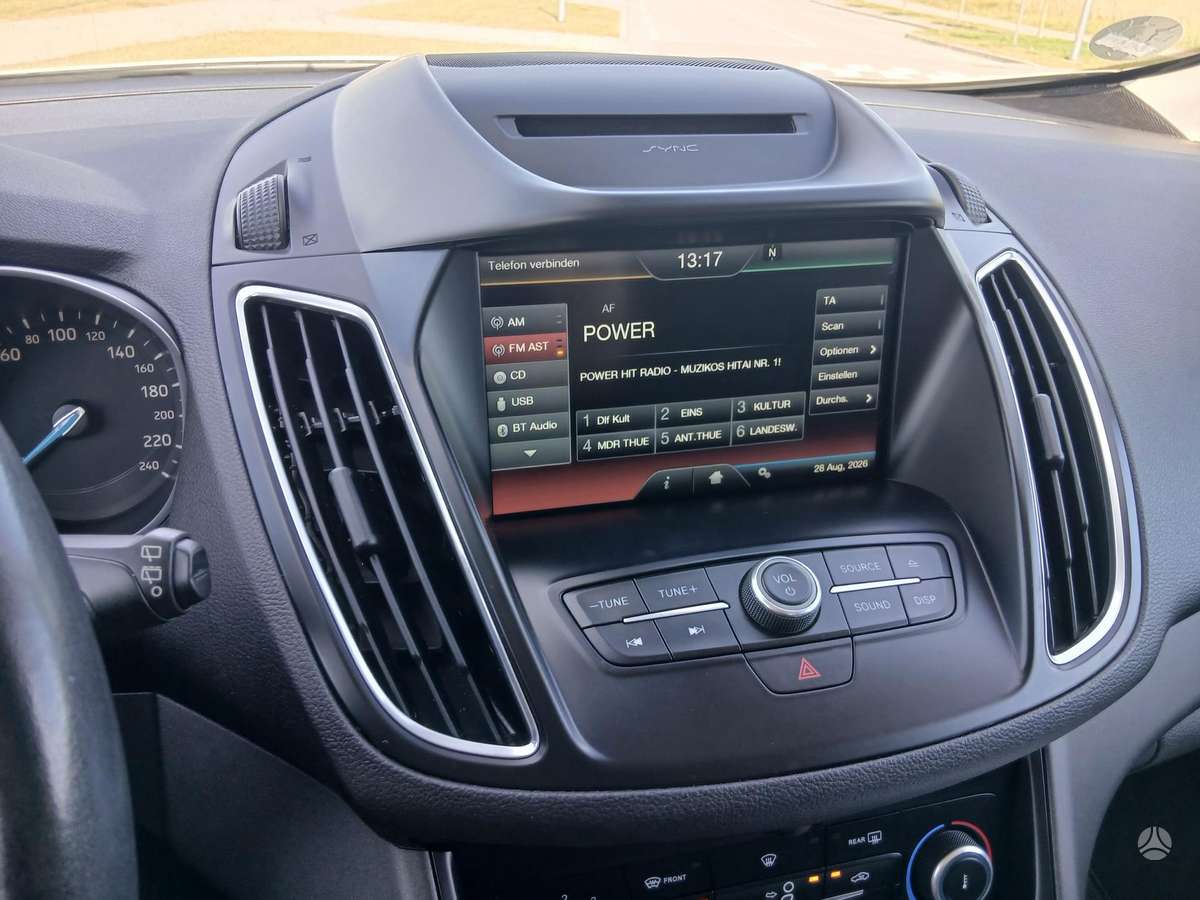 Ford Grand 2015 — photo 30