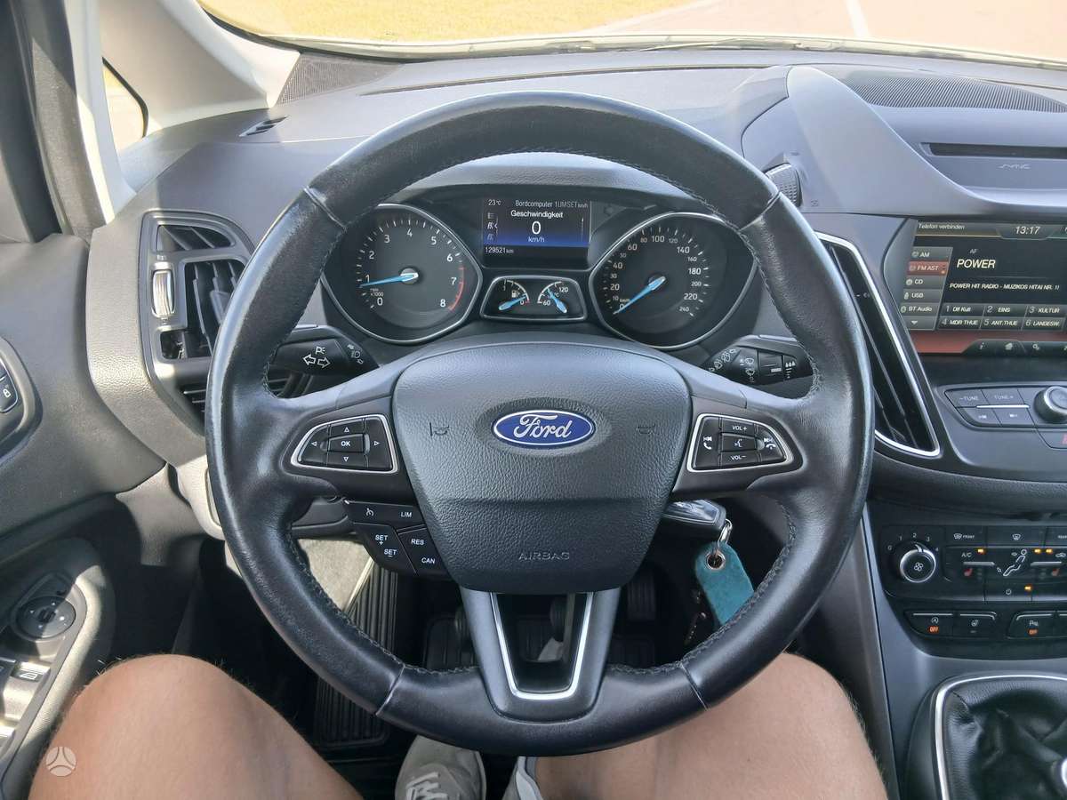 Ford Grand 2015 — photo 32