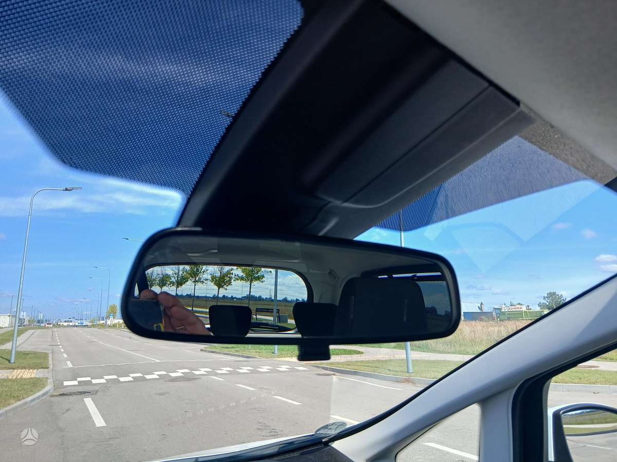 Ford Grand 2015 — photo 36
