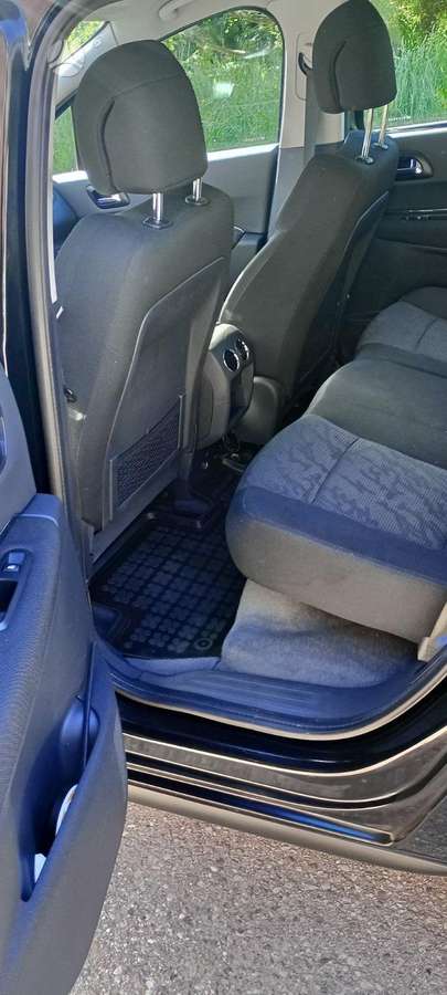Peugeot 3008 2010 — interior