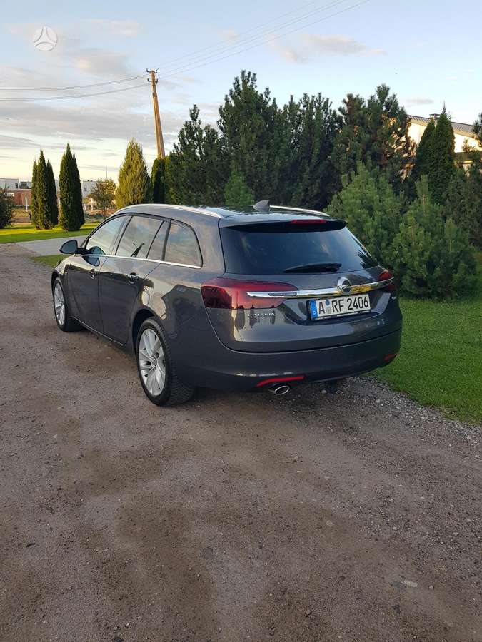 Opel Insignia 2015 — rear view