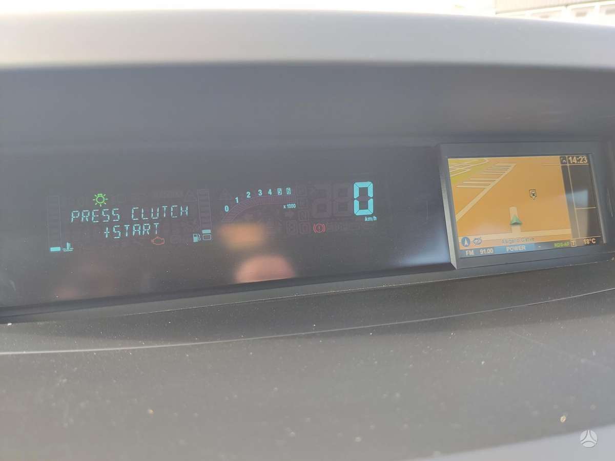 Renault Espace 2011 — photo 14