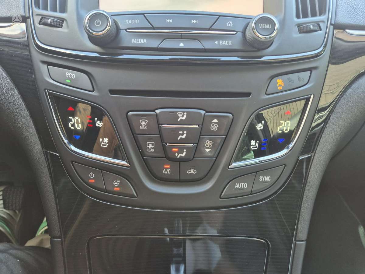 Opel Insignia 2014 — photo 18