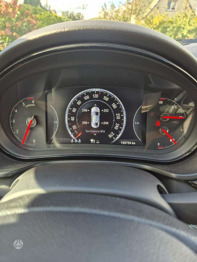 Opel Insignia 2014 — photo 25