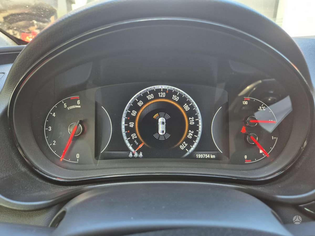 Opel Insignia 2014 — photo 27