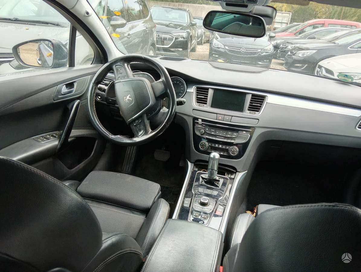 Peugeot 508 2011 — photo 11