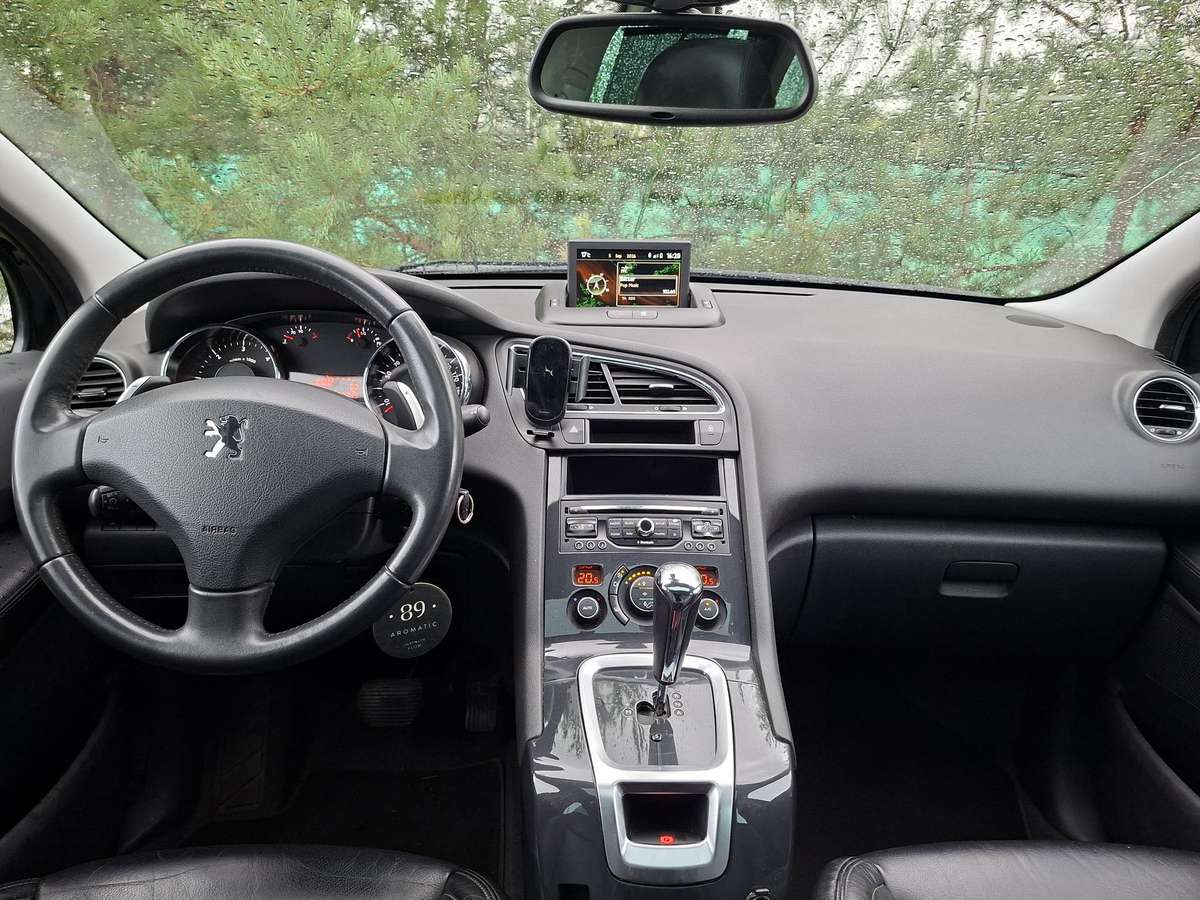 Peugeot 5008 2013 — photo 10