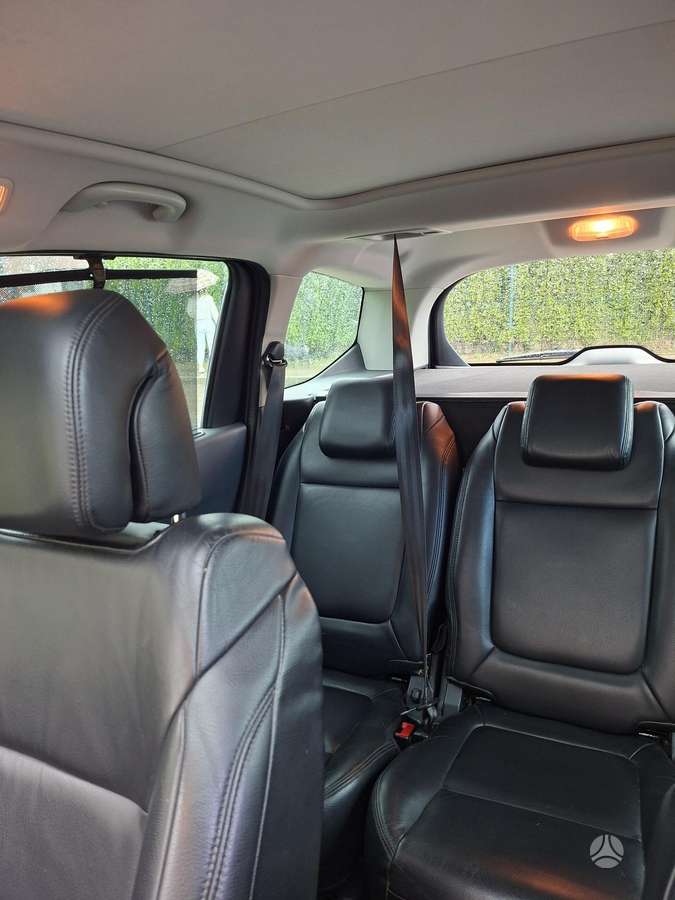 Peugeot 5008 2013 — photo 21