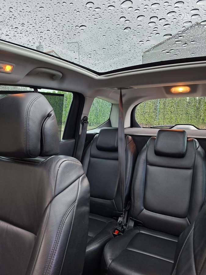 Peugeot 5008 2013 — photo 22