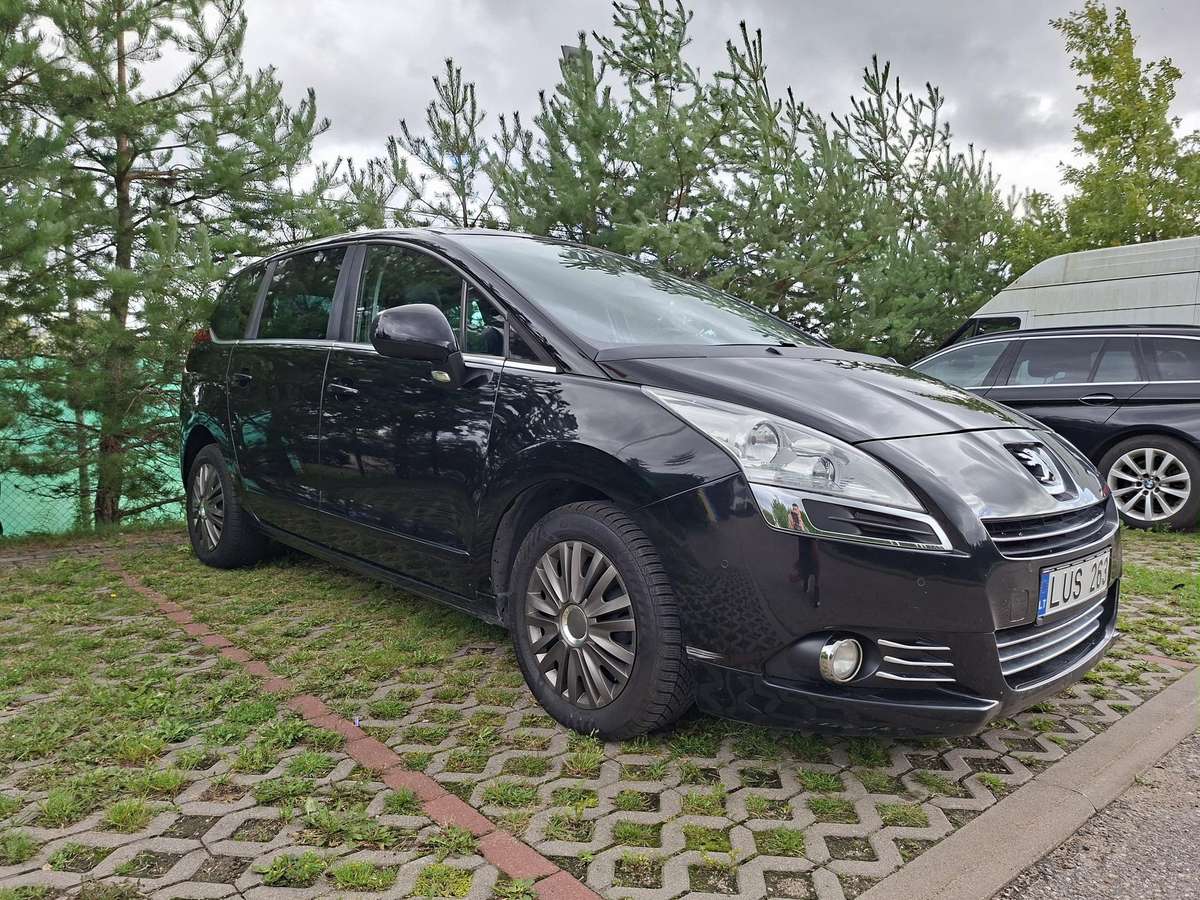 Peugeot 5008 2013 — photo 24