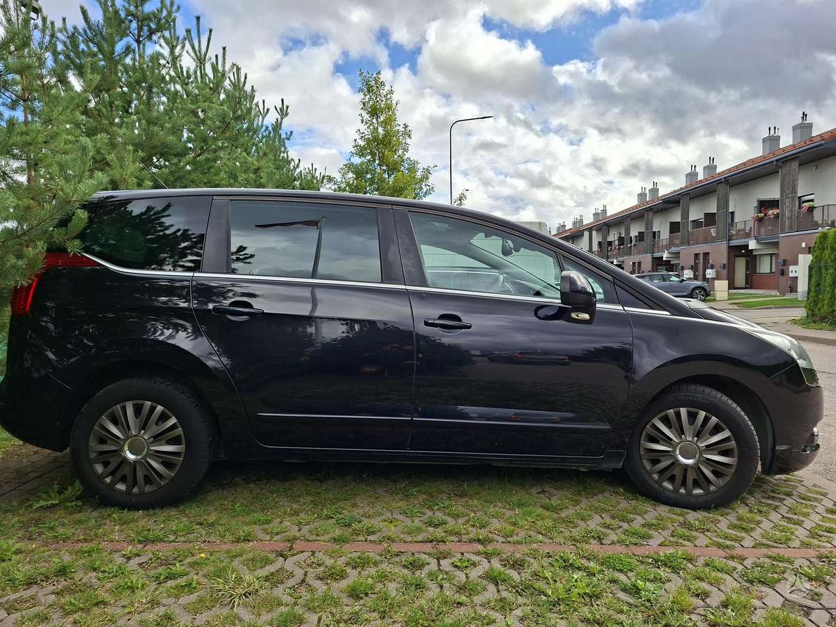 Peugeot 5008 2013 — photo 25