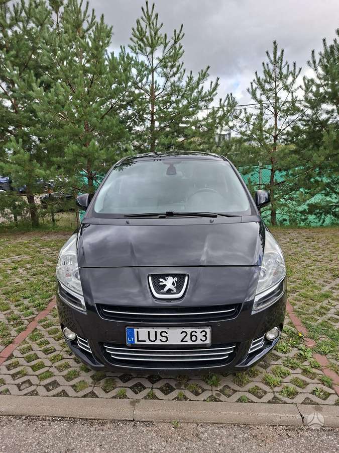 Peugeot 5008 2013 — engine 1560 cm³, 114 HP (84kW)