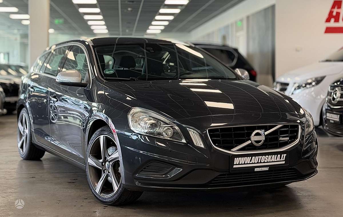 Volvo V60 2013 — photo 14