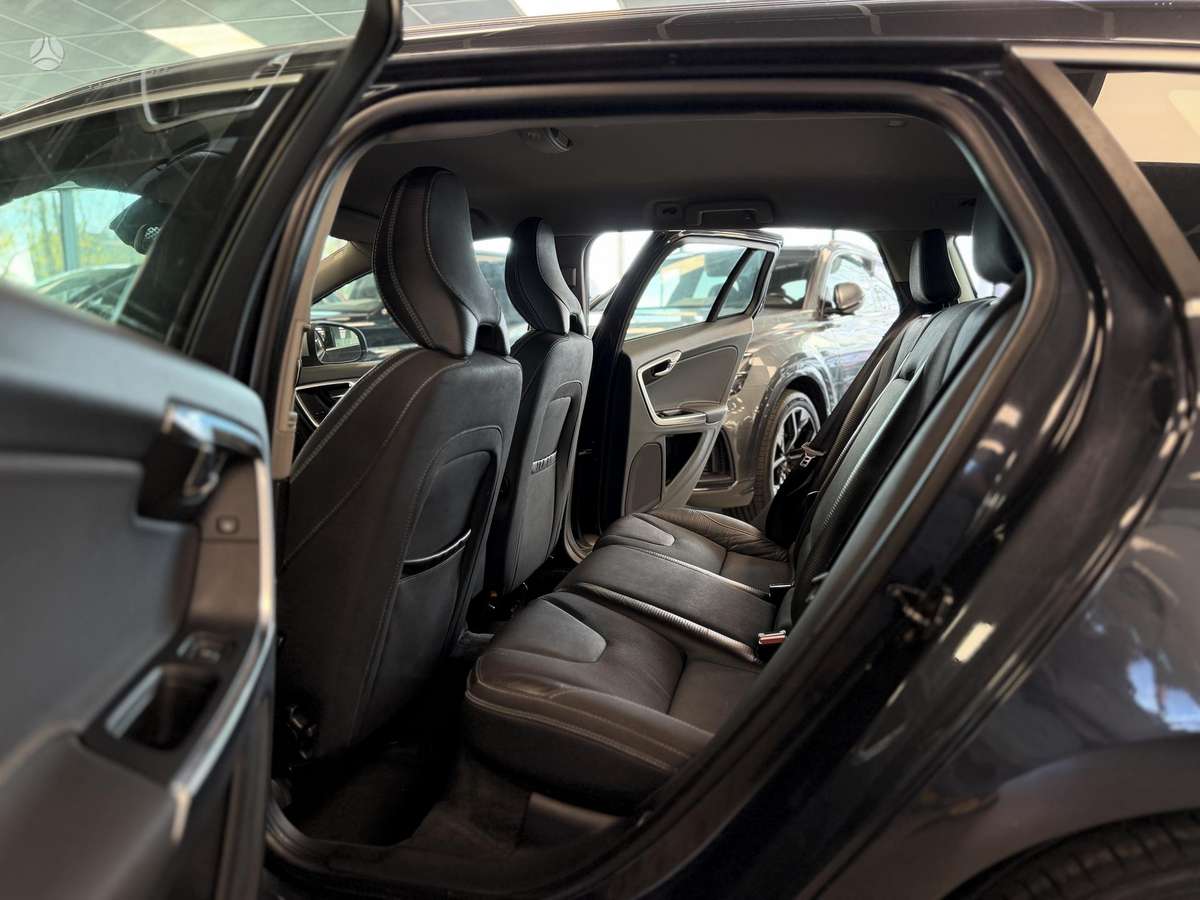 Volvo V60 2013 — photo 22