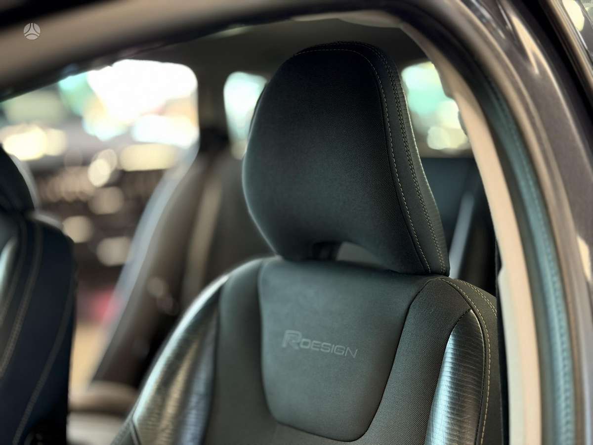 Volvo V60 2013 — photo 24