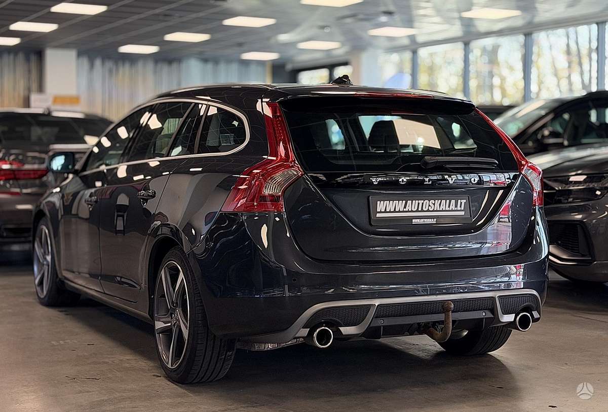Volvo V60 2013 — interior