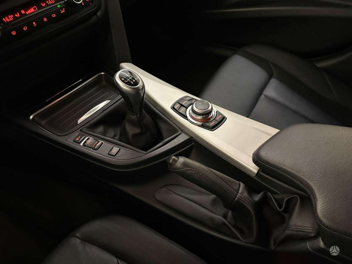 BMW 320 2012 — photo 10