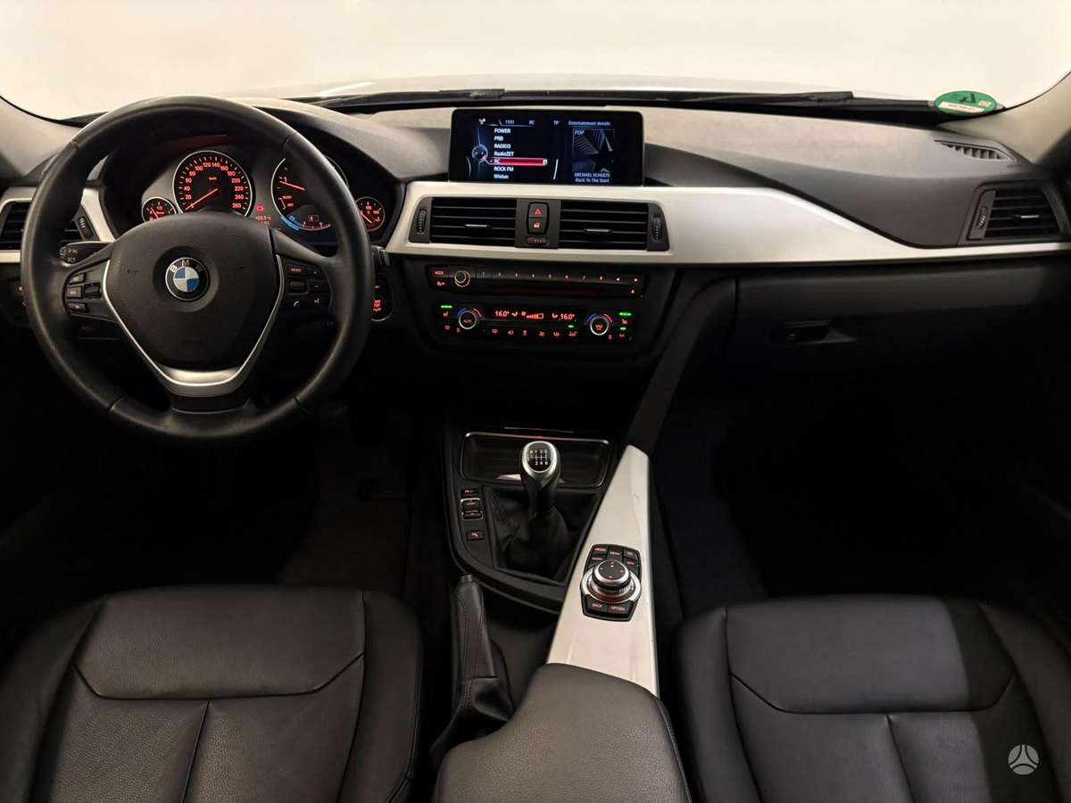 BMW 320 2012 — photo 13