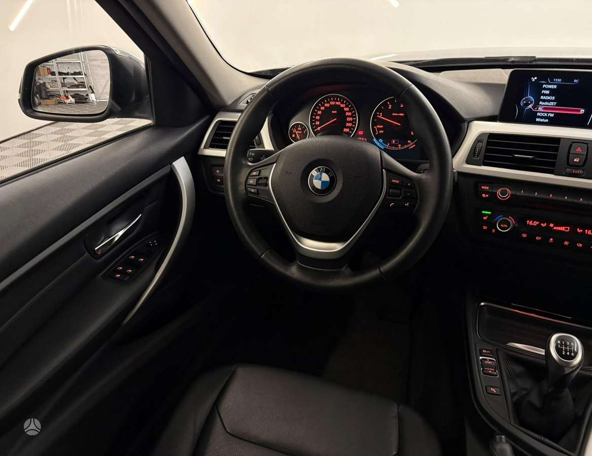 BMW 320 2012 — photo 14
