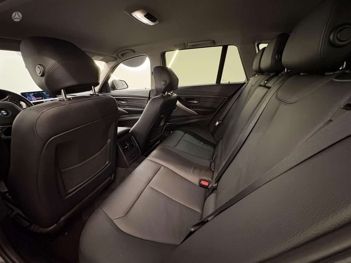 BMW 320 2012 — photo 17