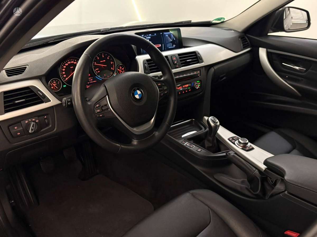 BMW 320 2012 — rear view