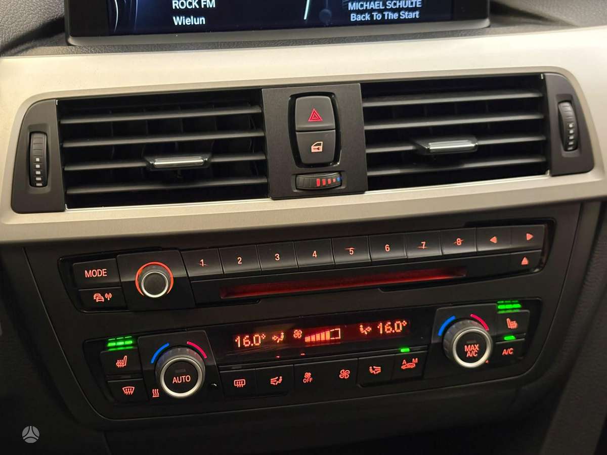BMW 320 2012 — photo 9