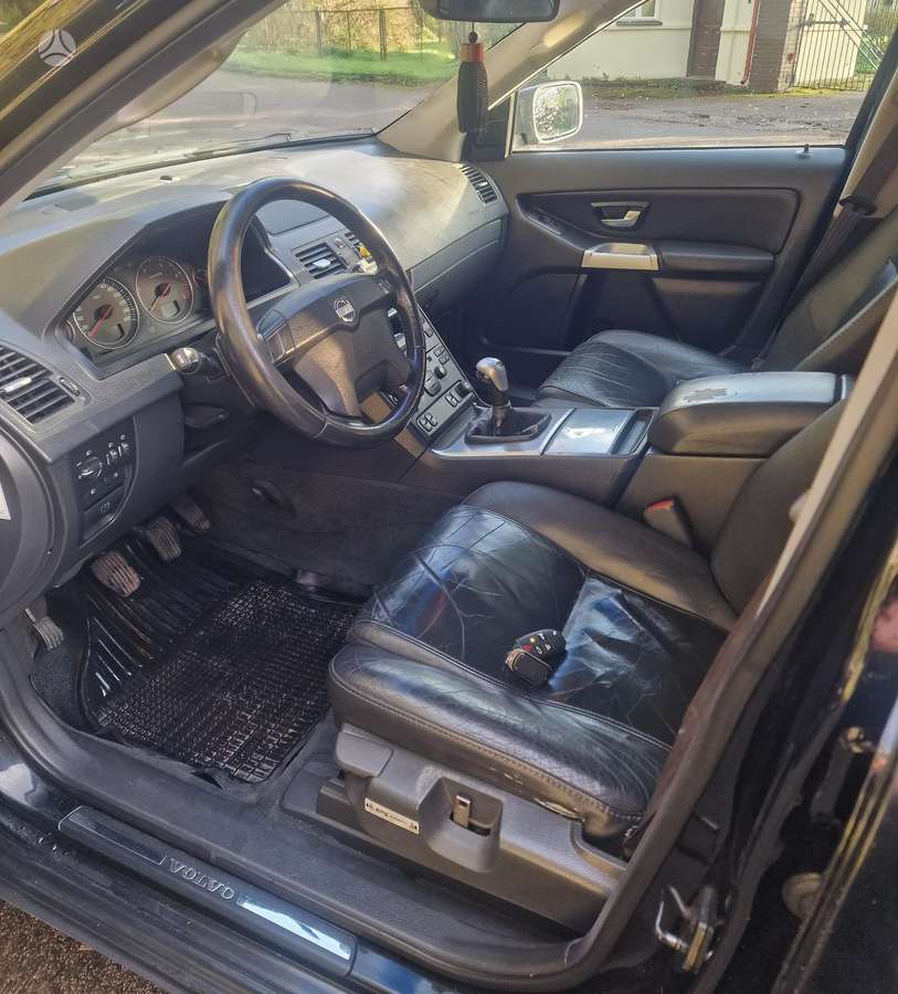 Volvo XC90 2004 — photo 6