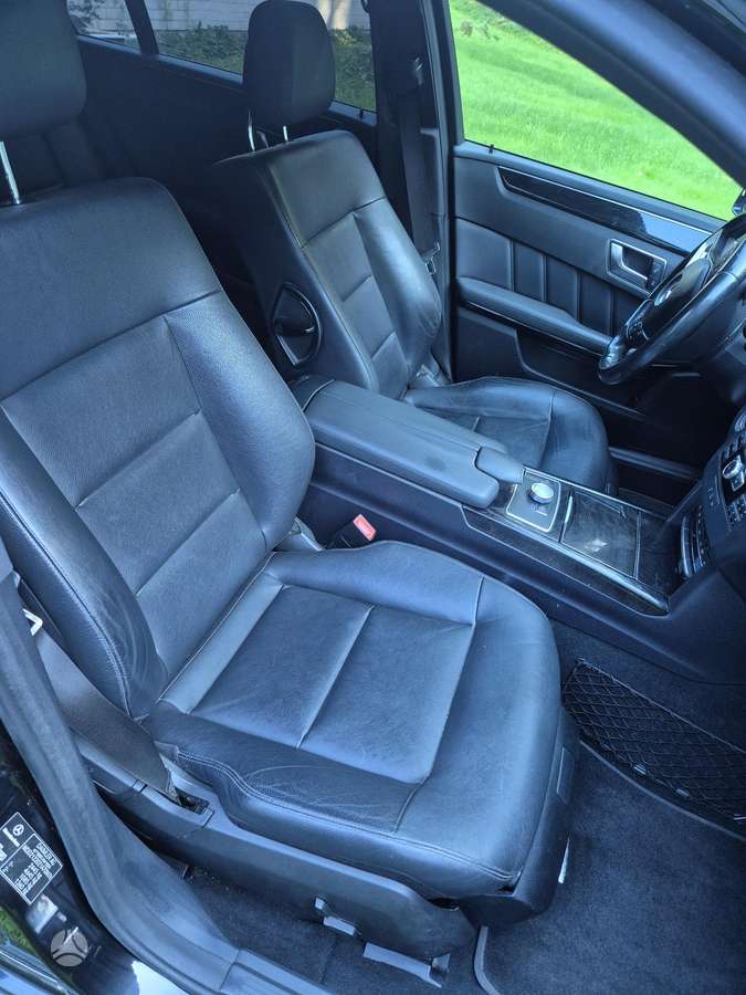 Mercedes-Benz E220 2012 — photo 7